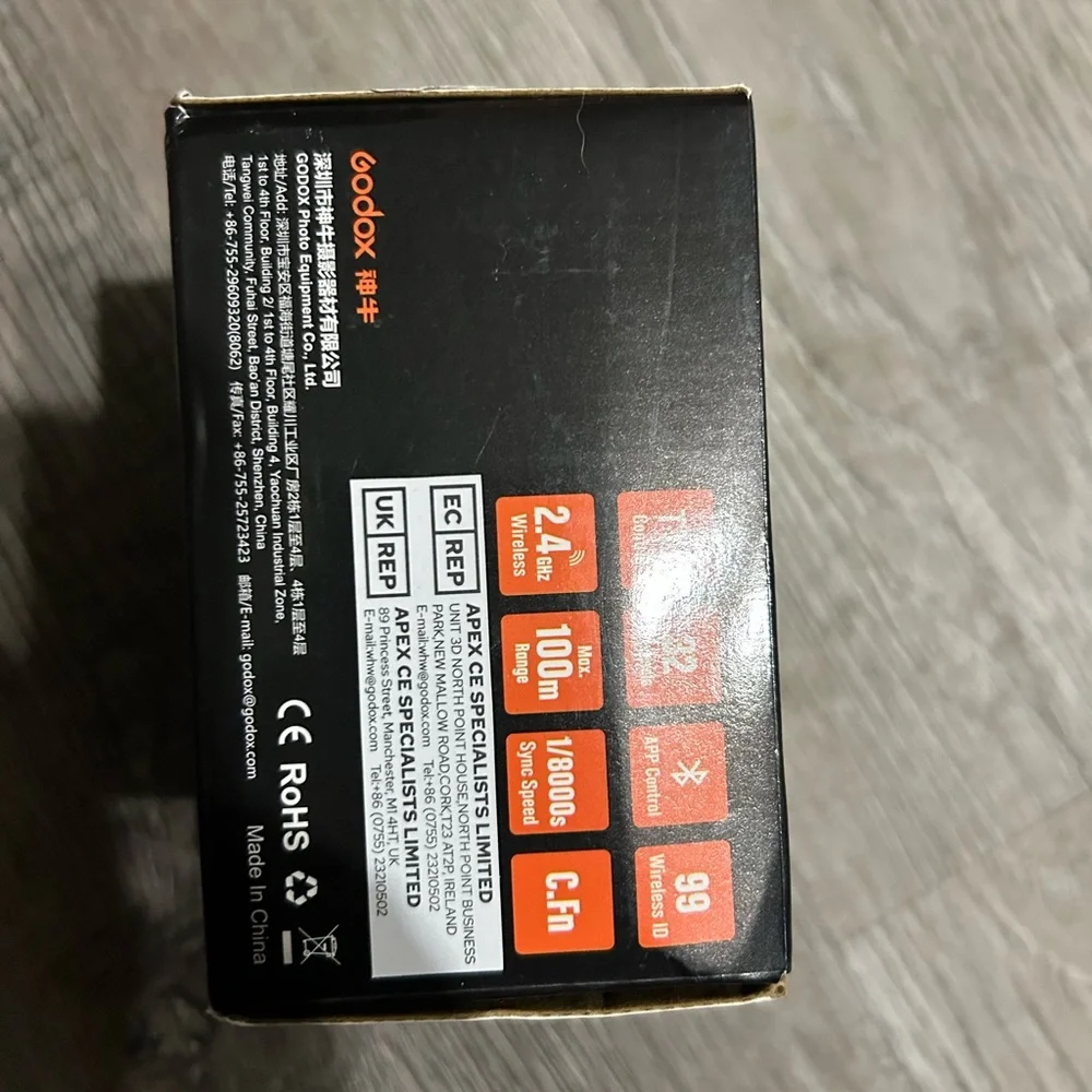 Wireless flash trigger